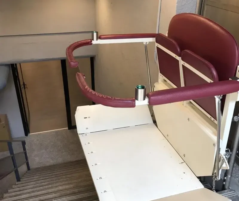 騰城樓梯升降椅CF-200 – 台北市客人的見証