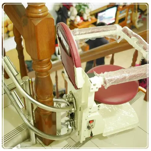 騰城樓梯升降椅-南投無障礙爬梯機-劉家