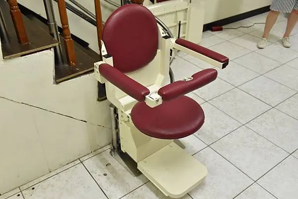 Taiwan Stair Lifts That Rival International Brands: City Fly Stair Lift Unboxing Review
